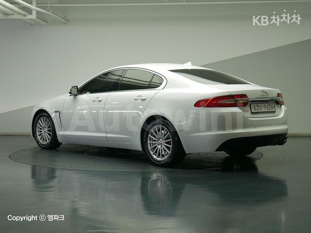 SAJAA05K0EDU23884 2014 JAGUAR XF 2.2D LUXURY X250(11~)-2
