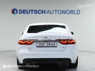 SAJBB4BG5HCY32255 2017 JAGUAR XF 2.5T PRESTIGE-3