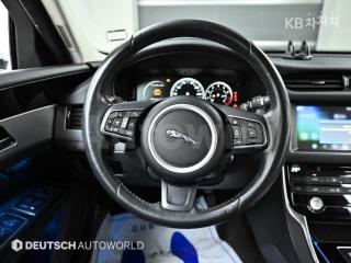 2017 JAGUAR XF 2.5T PRESTIGE - 13