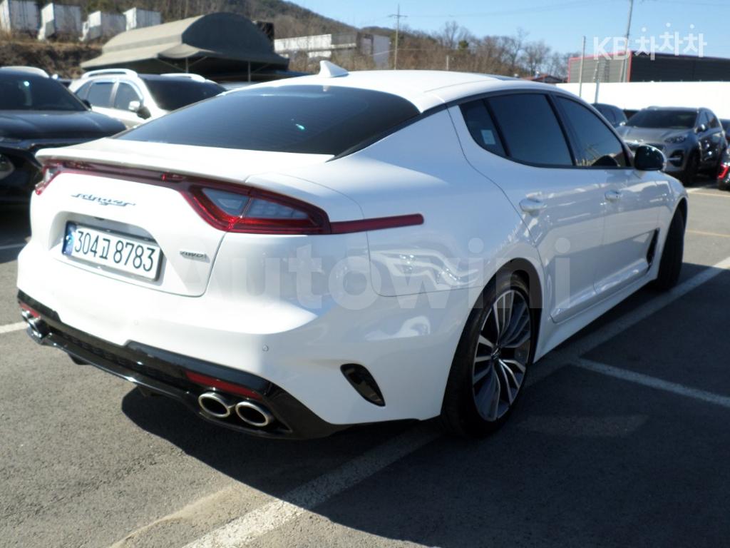2020 KIA STINGER 2.0 TURBO 4WD PLATINUM - 8