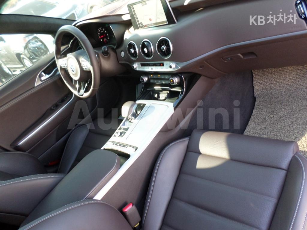 2020 KIA STINGER 2.0 TURBO 4WD PLATINUM - 19