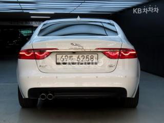 SAJBA4BN1HCY39835 2017 JAGUAR XF 2.0D-2