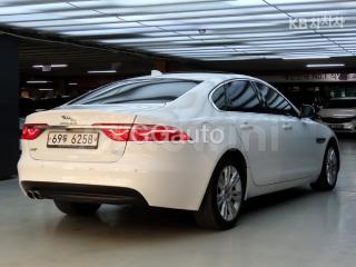 SAJBA4BN1HCY39835 2017 JAGUAR XF 2.0D-3