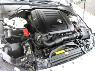2017 JAGUAR XF 2.0D - 19