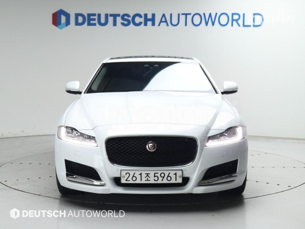SAJBB4BX5KCY75386 2019 JAGUAR XF 2.5T PORTFOLIO-2
