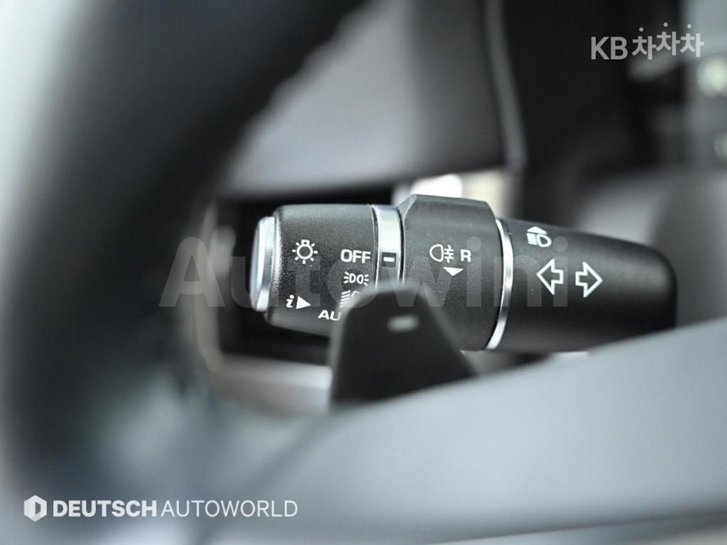 2019 JAGUAR XF 2.5T PORTFOLIO - 8