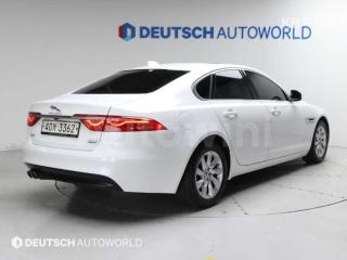 SAJBA4BN8HCY41260 2017 JAGUAR XF 2.5T PRESTIGE-1