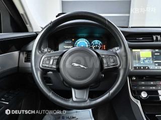 2017 JAGUAR XF 2.5T PRESTIGE - 13