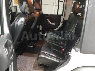 2017 JEEP WRANGLER 3.6 루비콘 4 DOOR JK(07년~현재) - 8