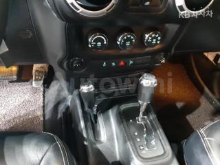 2017 JEEP WRANGLER 3.6 루비콘 4 DOOR JK(07년~현재) - 11