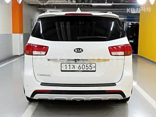 KNAMC81ABJS433920 2018 KIA  CARNIVAL 9 SEATS 2.2 DIESEL PRESTIGE-3