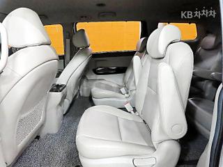 2018 KIA  CARNIVAL 9 SEATS 2.2 DIESEL PRESTIGE - 13