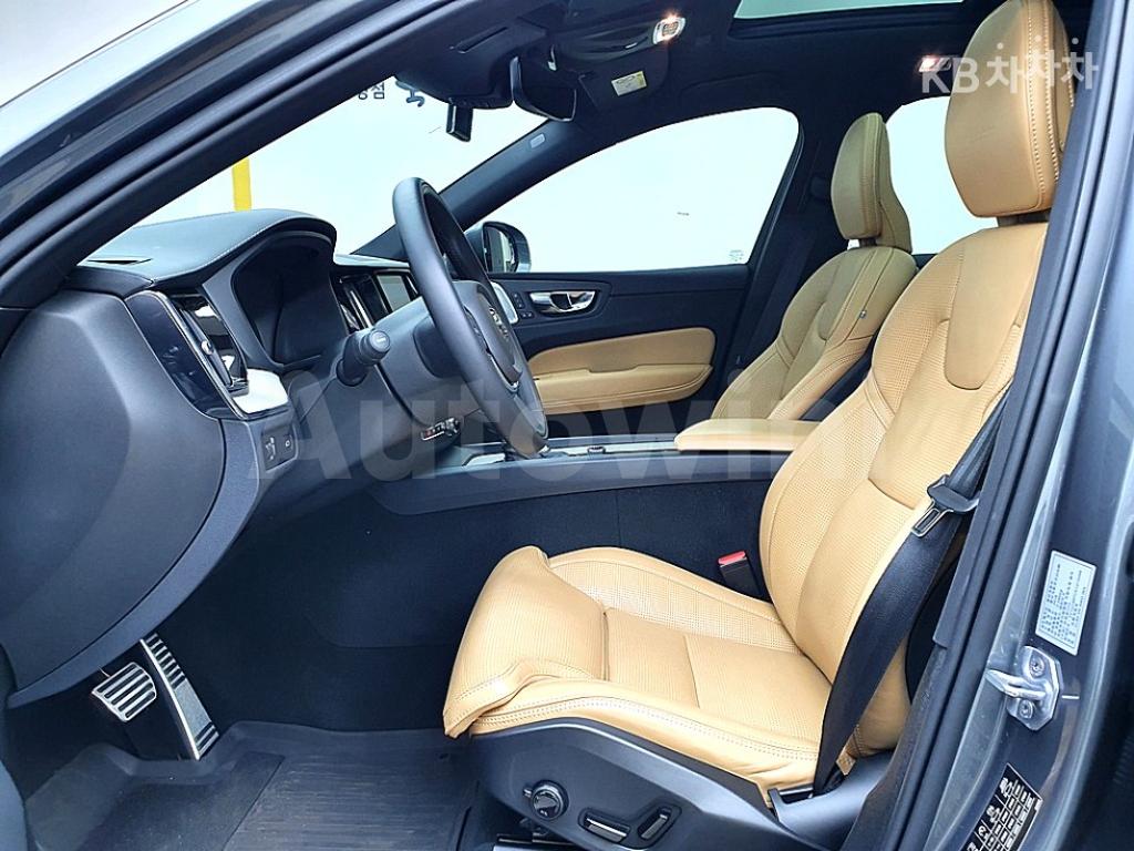 2019 VOLVO XC60 D5 INSCRIPTION - 12