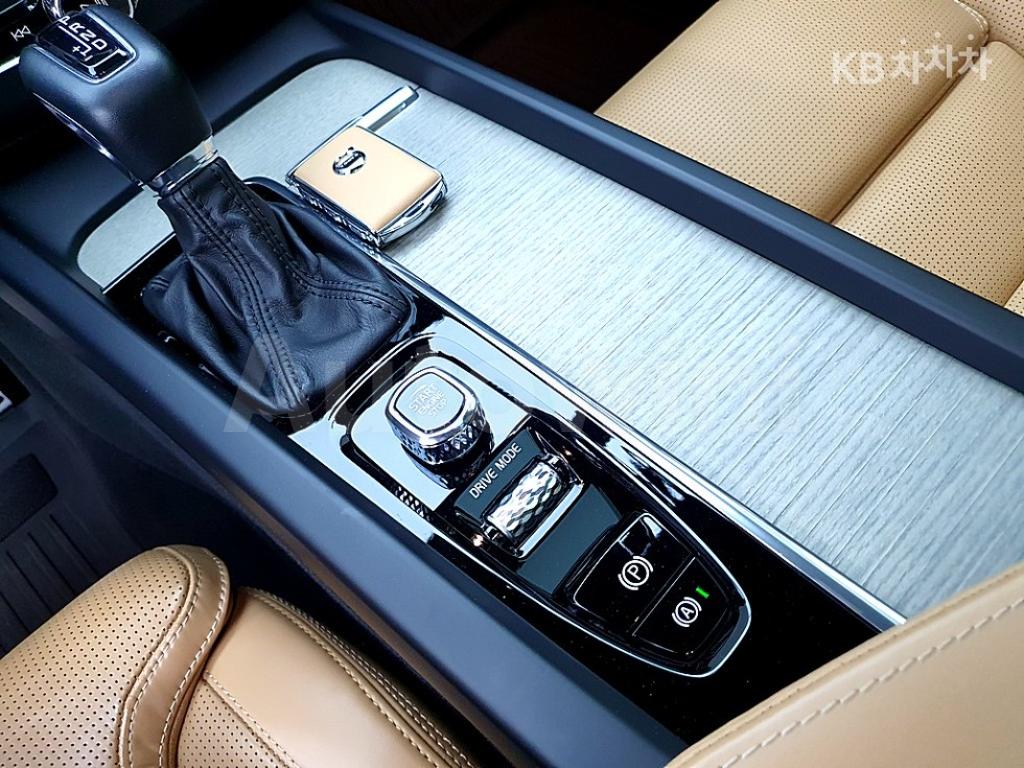 2019 VOLVO XC60 D5 INSCRIPTION - 15