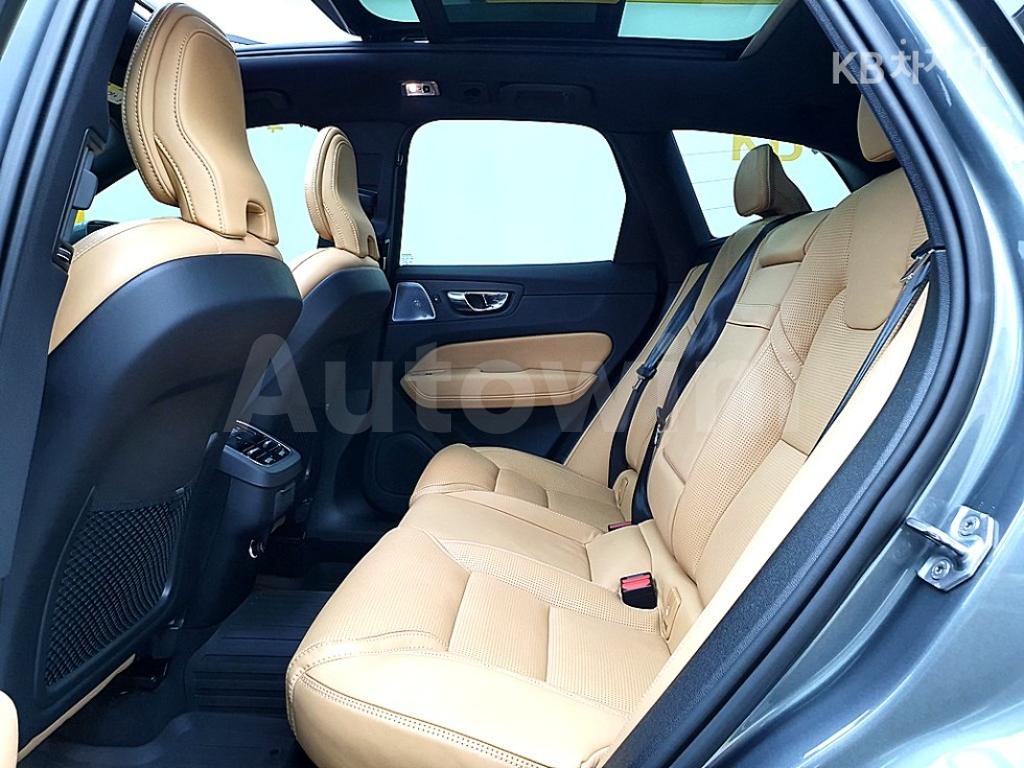 2019 VOLVO XC60 D5 INSCRIPTION - 13