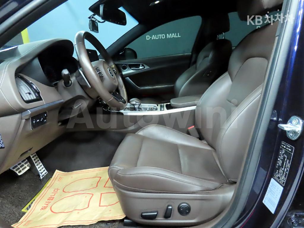2020 KIA STINGER 2.2 DIESEL 2WD PLATINUM - 16