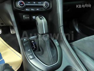 2021 HYUNDAI VELOSTER EXTREME - 11