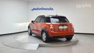 WMWXU1103K2H35599 2019 MINI COOPER 1.6 BASIC-1