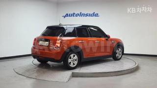 WMWXU1103K2H35599 2019 MINI COOPER 1.6 BASIC-2