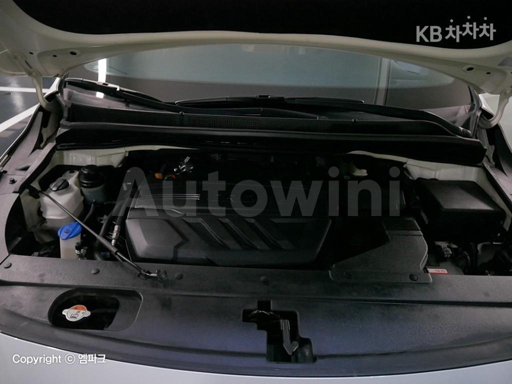 KNAME81ABKS483545 2018 KIA  CARNIVAL HIGH-ROOF-LIMOUSINE 2.2 DIESEL 9 SEATS NOBLESSE SPECIAL-4