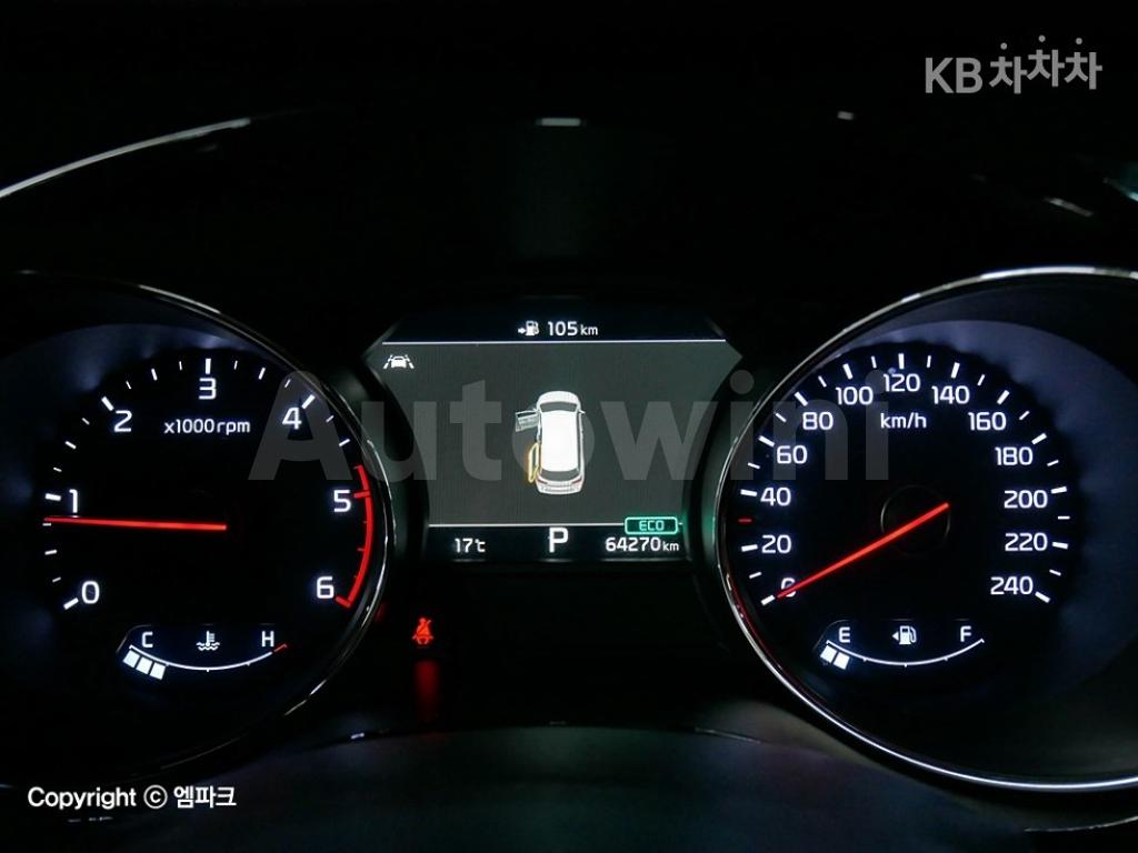 2018 KIA  CARNIVAL HIGH-ROOF-LIMOUSINE 2.2 DIESEL 9 SEATS NOBLESSE SPECIAL - 7
