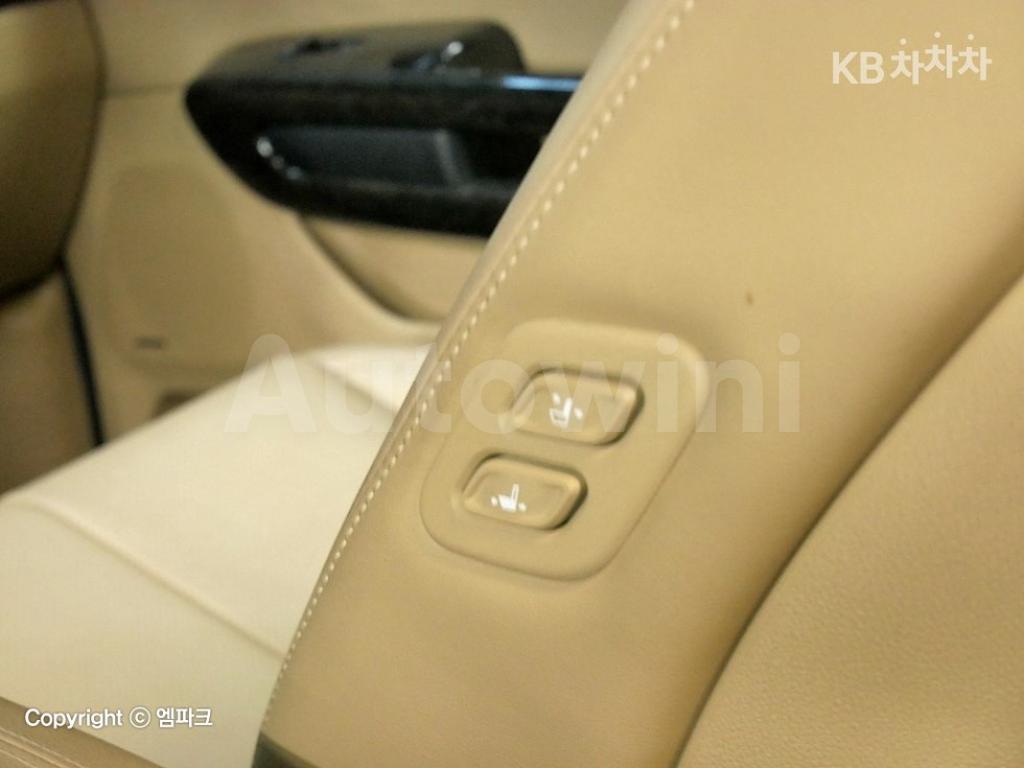 2018 KIA  CARNIVAL HIGH-ROOF-LIMOUSINE 2.2 DIESEL 9 SEATS NOBLESSE SPECIAL - 13