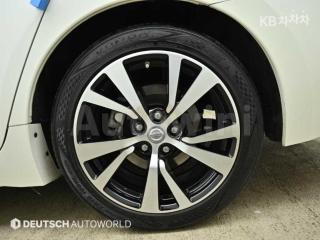1N4AA6AP4HC451206 2017 NISSAN MAXIMA 3.5 플라티늄-4