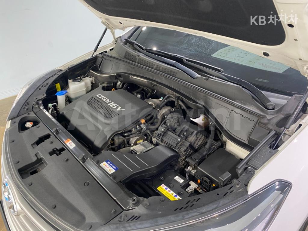KMHSN81XBHU201843 2017 HYUNDAI MAXCRUZ DIESEL(E-VGT)2.2 4WD EXCLUSIVE 7 SEATS BASIC-4
