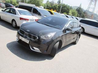 KNACB81CGHA052542 2017 KIA  NIRO 1.6 HEV PRESTIGE-0