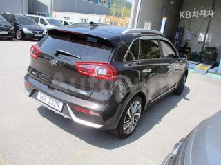 KNACB81CGHA052542 2017 KIA  NIRO 1.6 HEV PRESTIGE-3