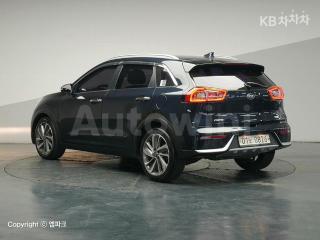 KNACB81CGHA013738 2017 KIA  NIRO 1.6 HEV PRESTIGE-1