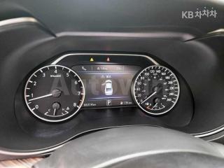2017 NISSAN MAXIMA 3.5 플라티늄 - 8