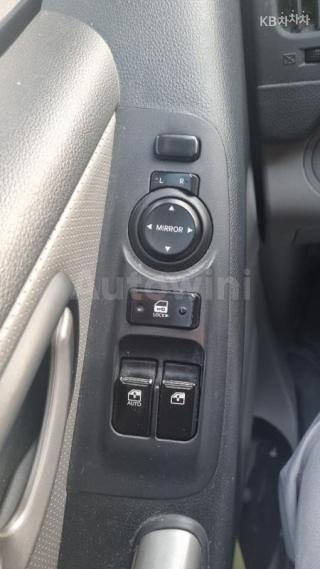 2017 HYUNDAI GRAND STAREX H-1 3 SEATS VAN CVX MORDERN - 11