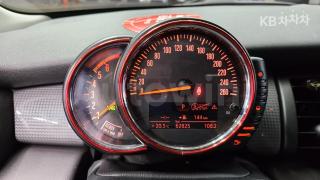 WMWXT3108F2B74272 2015 MINI COOPER 5DOORS D 1.5 미드트림-4