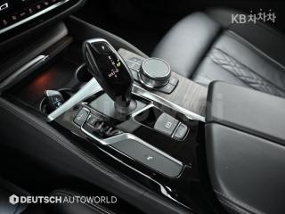 2018 BMW  5SERIES G30  520D LUXURY PLUS - 9
