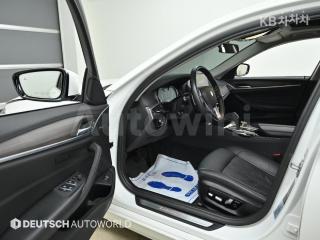2018 BMW  5SERIES G30  520D LUXURY PLUS - 11