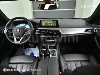 2017 BMW  5SERIES G30  530I XDRIVE M SPORT - 7