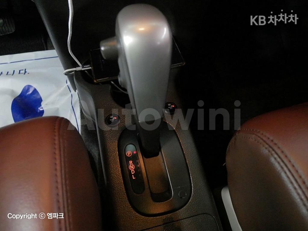2013 NISSAN CUBE 1.8 S CVT - 12