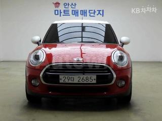 WMWXT3104J2G01679 2018 MINI COOPER 5DOORS D 1.5-0