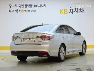 KMHE3411BHA045356 2017 HYUNDAI LF SONATA HYBRID 2.0 HEV MORDERN-1