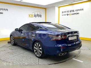 1N4AA6AV6KC382816 2019 NISSAN MAXIMA 3.5 플라티늄-3