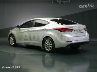 KMHDG41DBFU214614 2015 HYUNDAI  AVANTE ELANTRA 1.6 GDI SMART BASIC-1