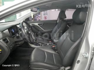 2015 HYUNDAI  AVANTE ELANTRA 1.6 GDI SMART BASIC - 9