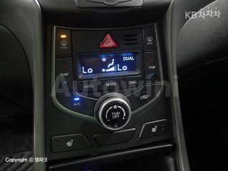 2015 HYUNDAI  AVANTE ELANTRA 1.6 GDI SMART BASIC - 12