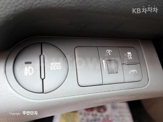 2017 HYUNDAI GRAND STAREX H-1 5 SEATS VAN MORDERN - 11