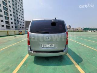 KMFWBX7KBHU856265 2017 HYUNDAI GRAND STAREX H-1 5 SEATS VAN SMART-2