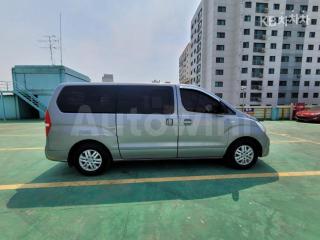 KMFWBX7KBHU856265 2017 HYUNDAI GRAND STAREX H-1 5 SEATS VAN SMART-3