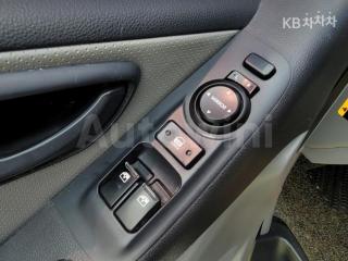 2017 HYUNDAI GRAND STAREX H-1 5 SEATS VAN SMART - 9