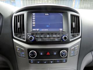 2017 HYUNDAI GRAND STAREX H-1 12 SEATS WAGON CVX 4WD MORDERN - 12