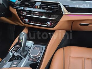 2018 BMW  5SERIES G30  520I LUXURY - 16